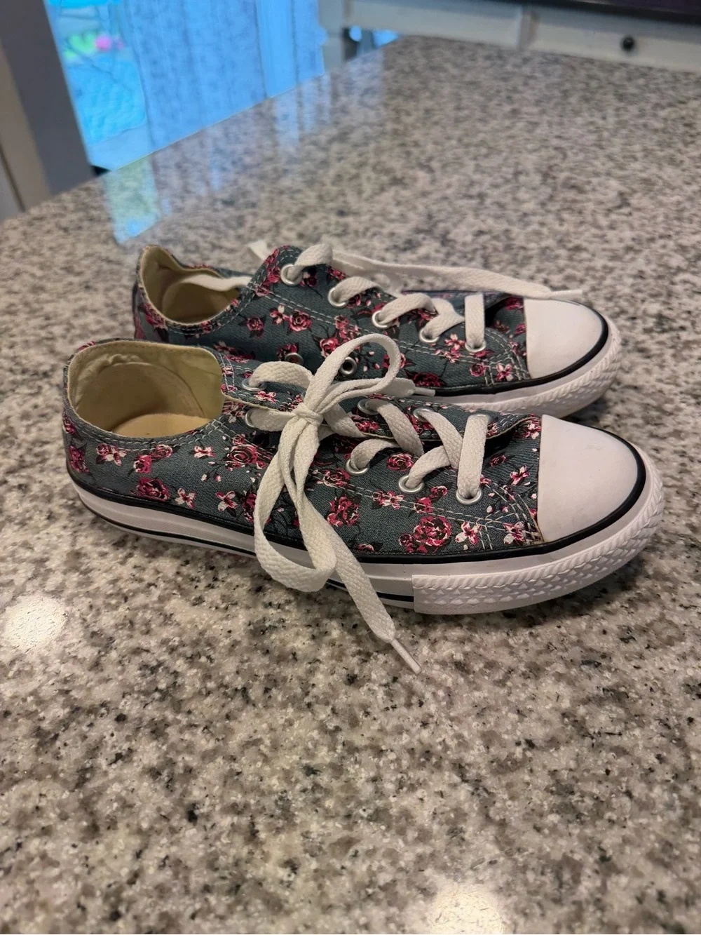 Converse Kids Floral Canvas Low-Top Sneakers - Gray with Pink Roses size 2